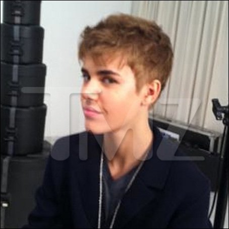 pictures of justin bieber with new haircut. house hot justin bieber new