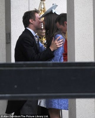 Prince+william+and+kate+middleton+kissing+on+the+lips