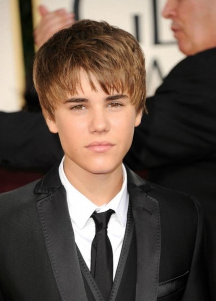 justin bieber pictures 2011 new haircut. justin bieber 2011 new haircut