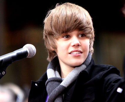 justin bieber 2011 pictures. how to get justin bieber hair