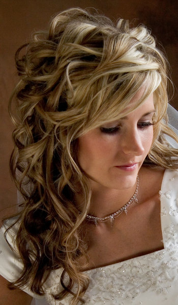 prom hairstyles 2011 curly hair. prom hairstyles 2011 for long