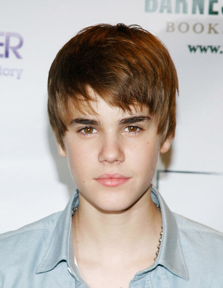 justin bieber 2011 new haircut hot. justin bieber pictures 2011 new haircut. Justin Bieber#39;s NEW Haircut