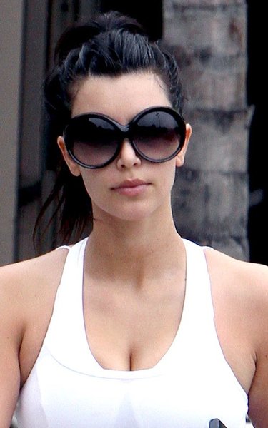 kim kardashian without makeup photo. kim kardashian no makeup 2010.