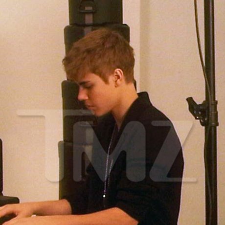 justin bieber haircut pictures. Justin Bieber Gets New Haircut