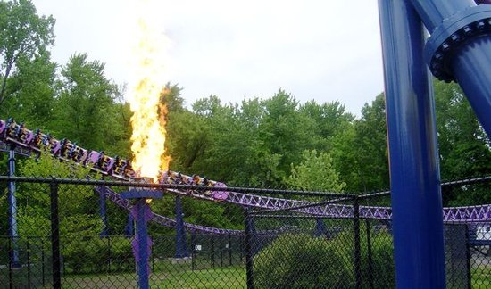 new ride at six flags new england 2011. six flags new england superman